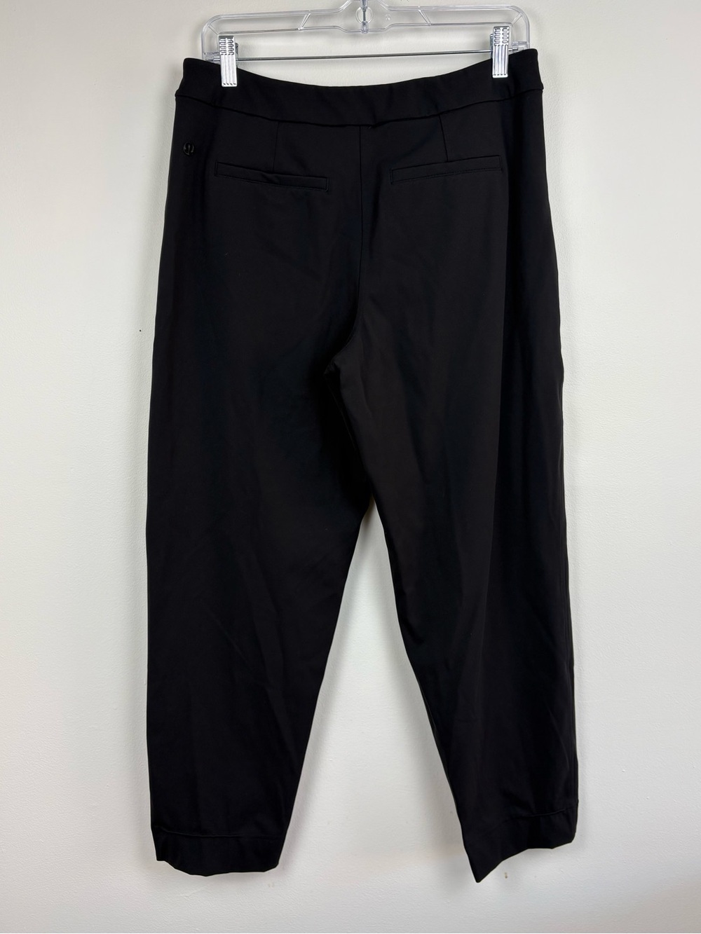 Lululemon Tapered-Leg Mid-Rise Pant 7/8 Length Luxtreme Size Medium EUC Capsule - Picture 6 of 12